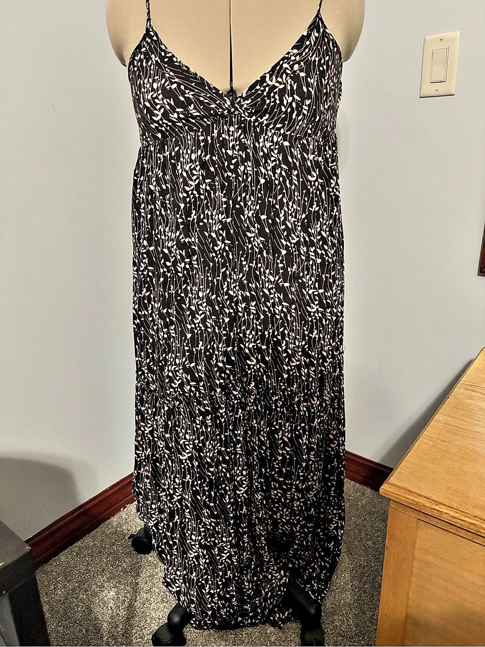 Floral Maxi Dress in Black & Pink Size Medium